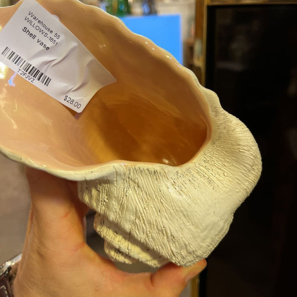 Shell vase