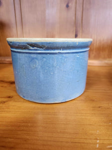 Antique blue crock 4" tall