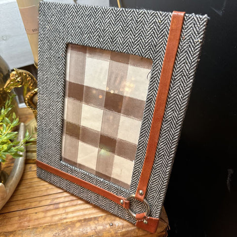 Herringbone frame