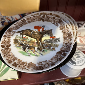 Hunt scene plate