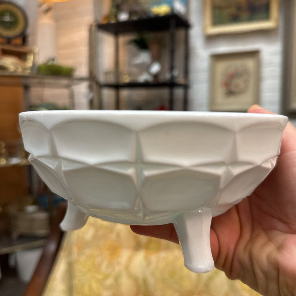 Milkglass Footed Bowl W1338