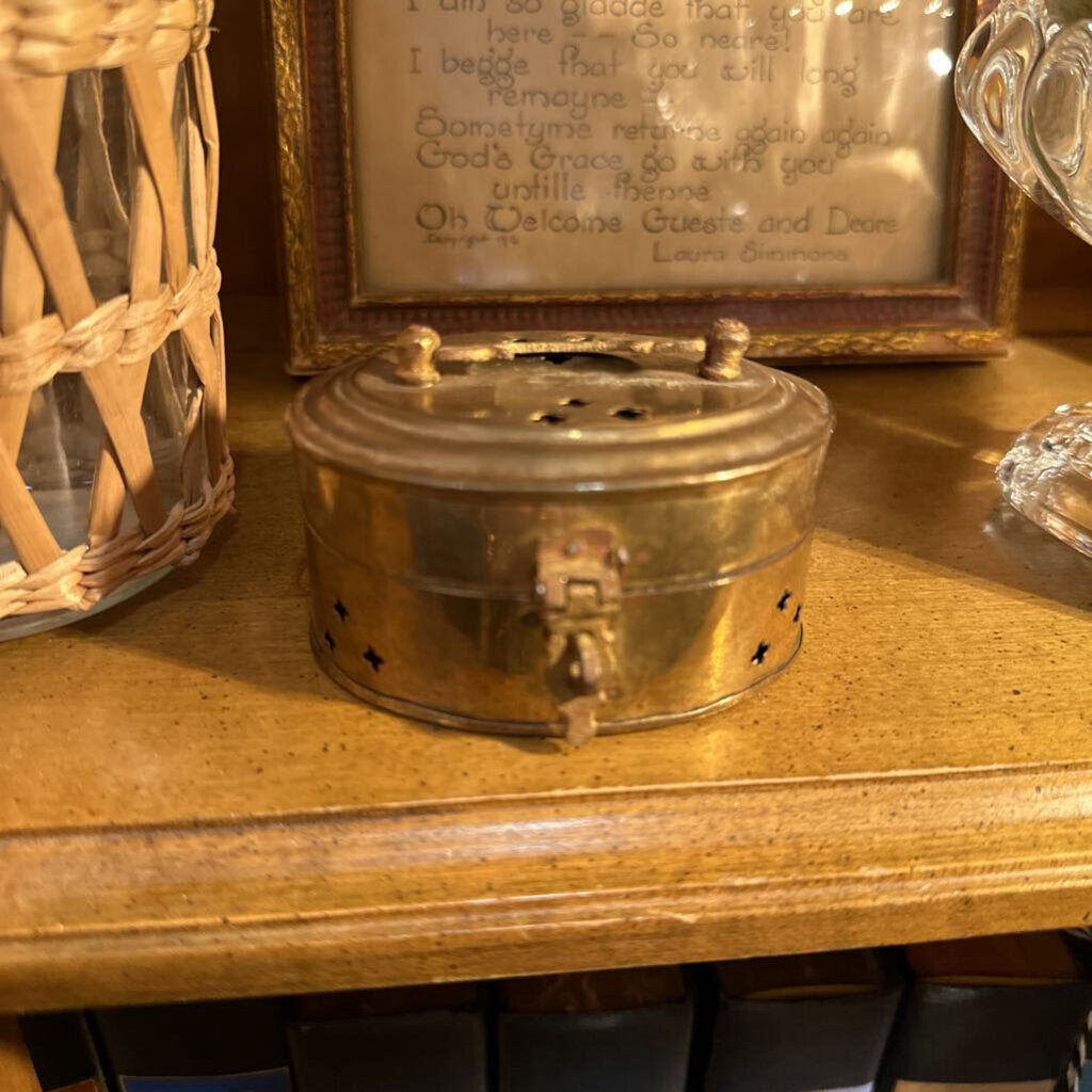 VINTAGE BRASS OVAL CRICKET BOX 3" X 2 1/2" X 2"