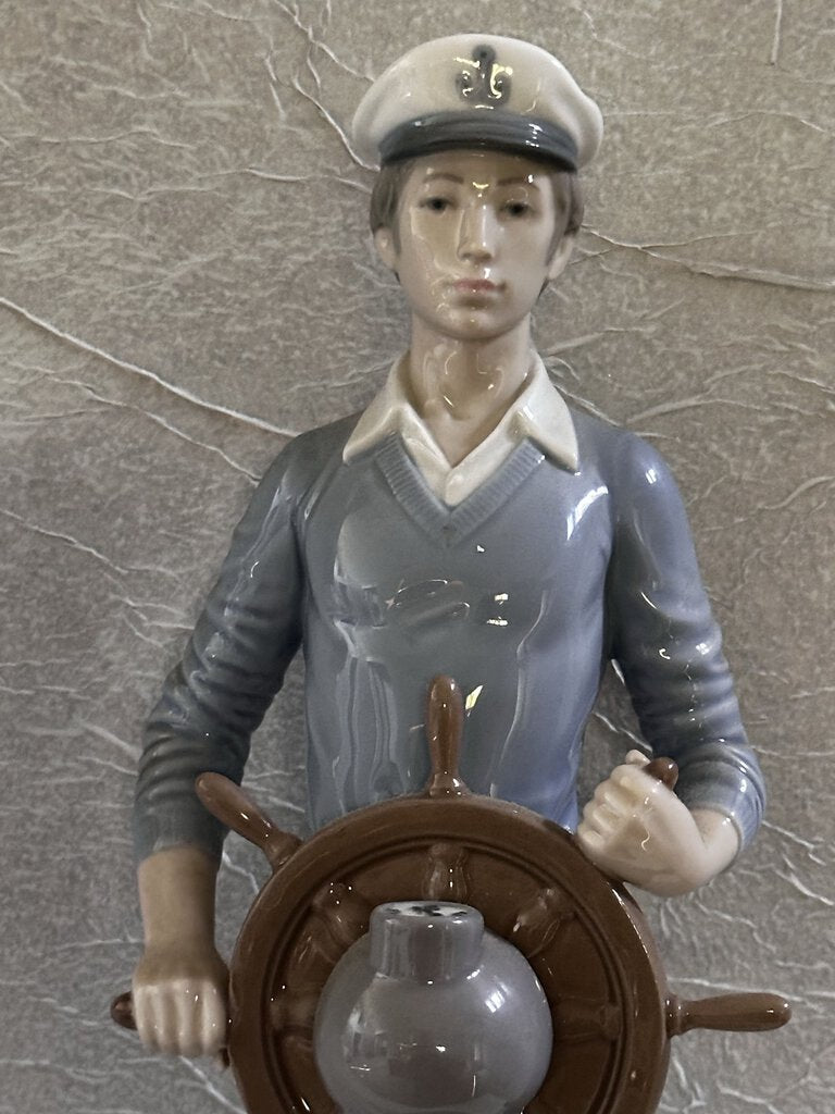 Lladro 5206 Yachtsman Porcelain Figurine Young Captain At The Helm Approx 14in Tall FIRM