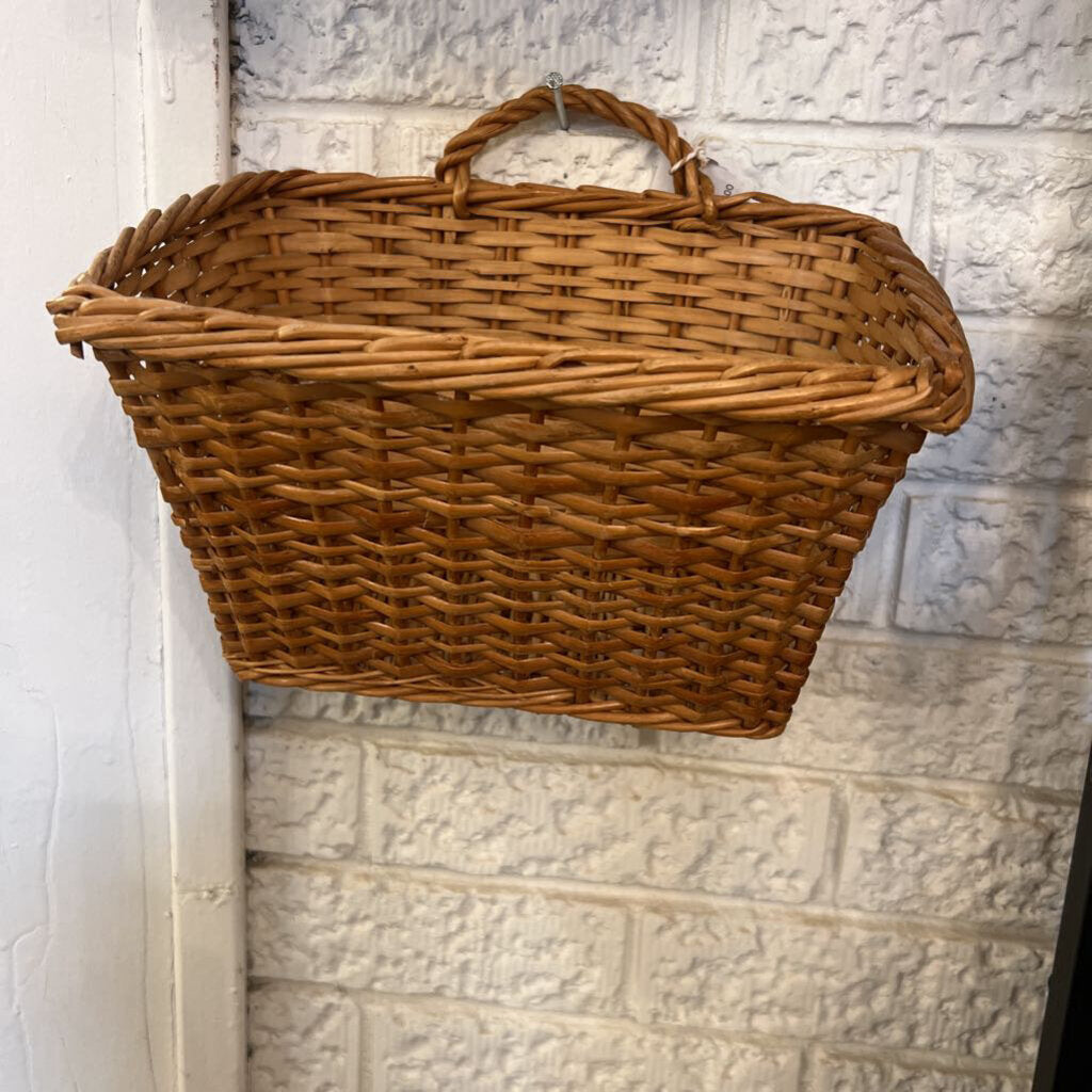 Woven Wall Hanging Basket