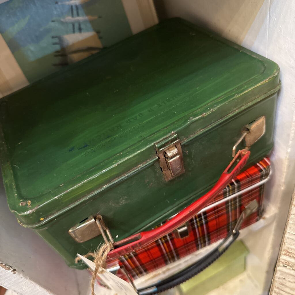 Jens Fresh Vintage ~ Vintage painted green lunch box .