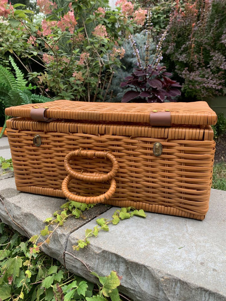 Vintage 90'sWicker Basket 16x8