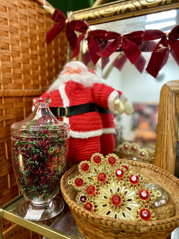 Plastic apothecary jar with garland