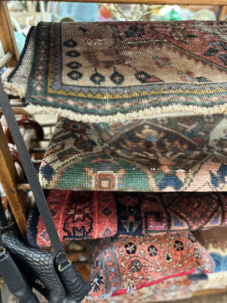 Vintage rug 4.9x3