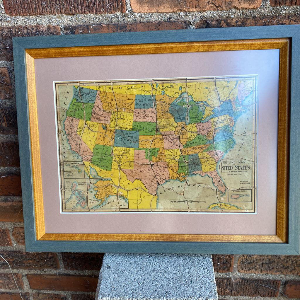 Framed puzzle of the USA 18x15in