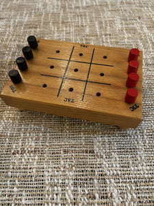 Vtg Wood Tic Tac Toe Game w/ Black and Red Pegs