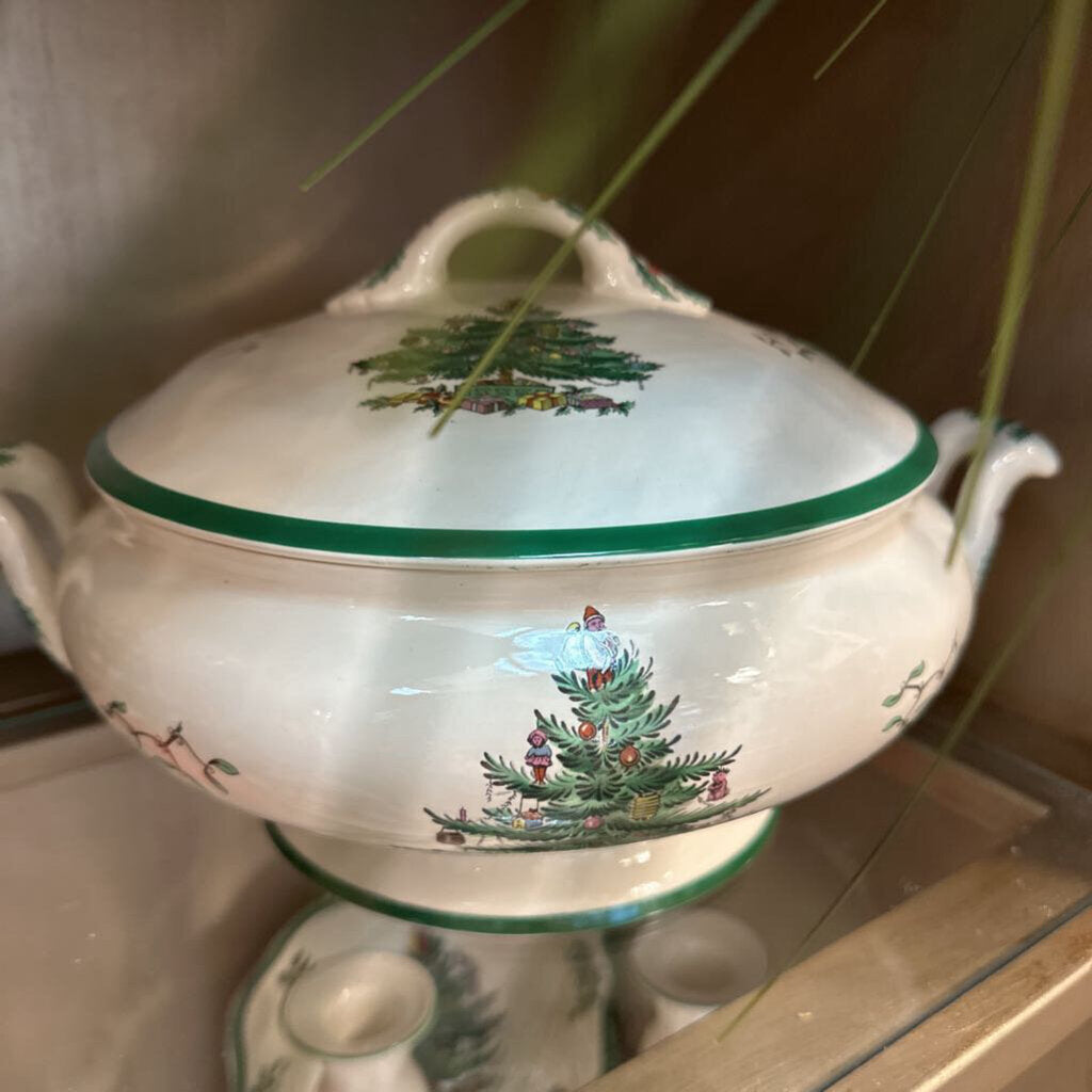 Spode Christmas Tree Covered Footed Vegetable Dish