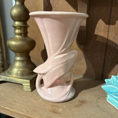 Pink McCoy arrow/leaf vase planter