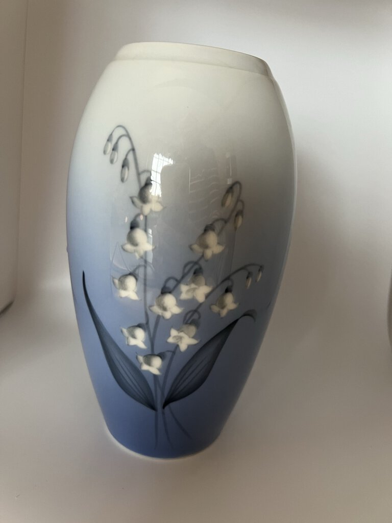 Bing & Grondahl 7 1/2", Lily of the Valley design vase