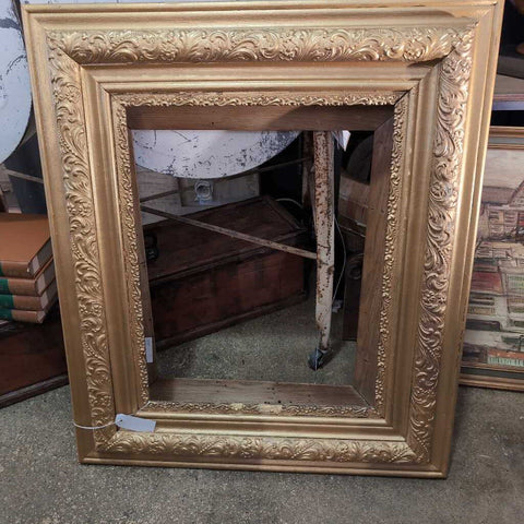 Beautiful Vintage Large Gold Wood Frame 27x31. IN STORE PICK UP ONLY