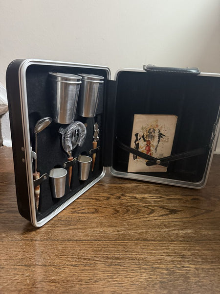 Portable Bar Suitcase 13"x11"x6"closed W1700