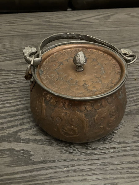 Vintage copper pot with handle and lid