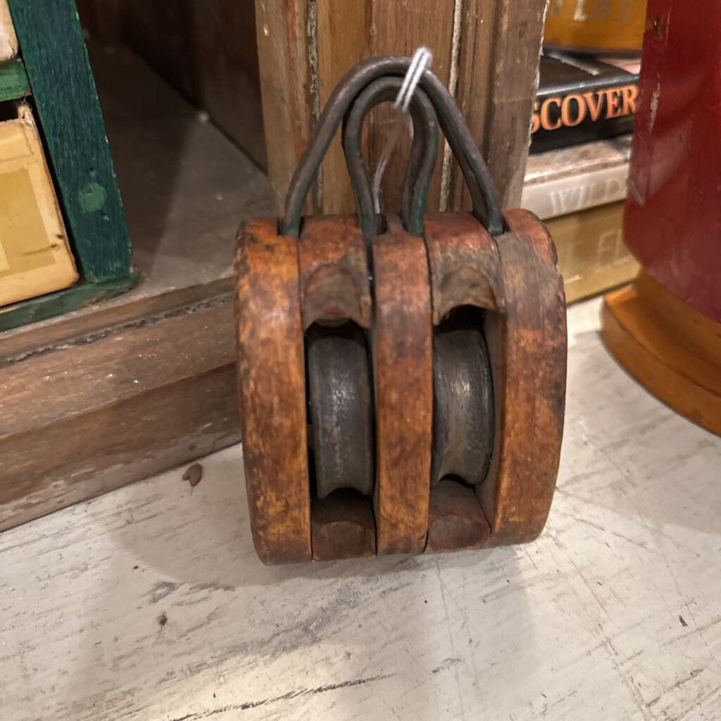 Small wood pulley