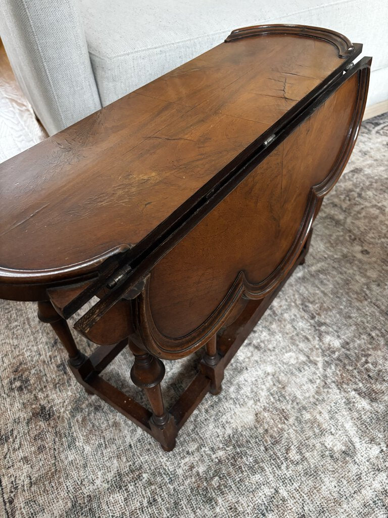 Antique Scalloped Drop Leaf Side Table 27.5W x 10.25D x 19H