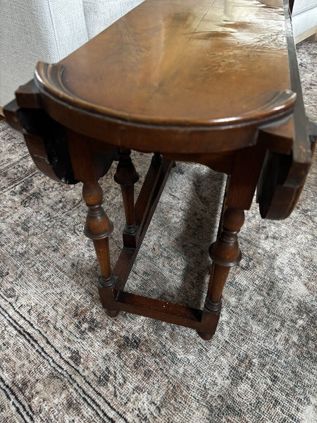 Antique Scalloped Drop Leaf Side Table 27.5W x 10.25D x 19H