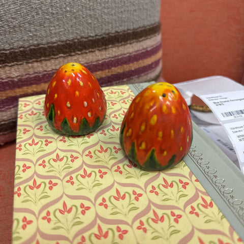 Strawberry Salt and Pepper Shakers W1812