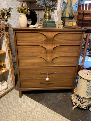 Vintage MCM Dresser 5 drawer~ Pick Up in Store~ 18" d x 38" l x 46" t