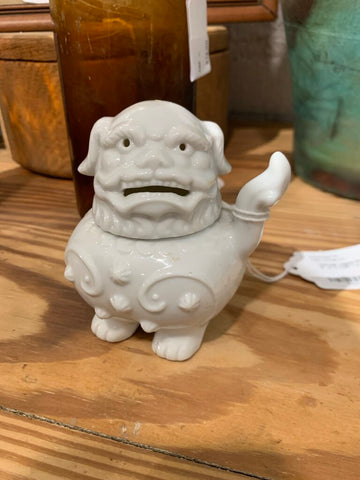 Vintage Japan Porcelain Foo Dog~ 3" w x 3.25" l x 3.75" t