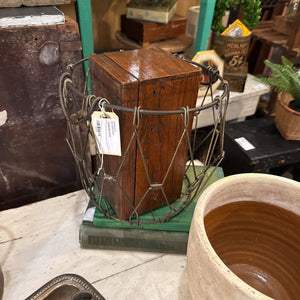 Collapsing basket