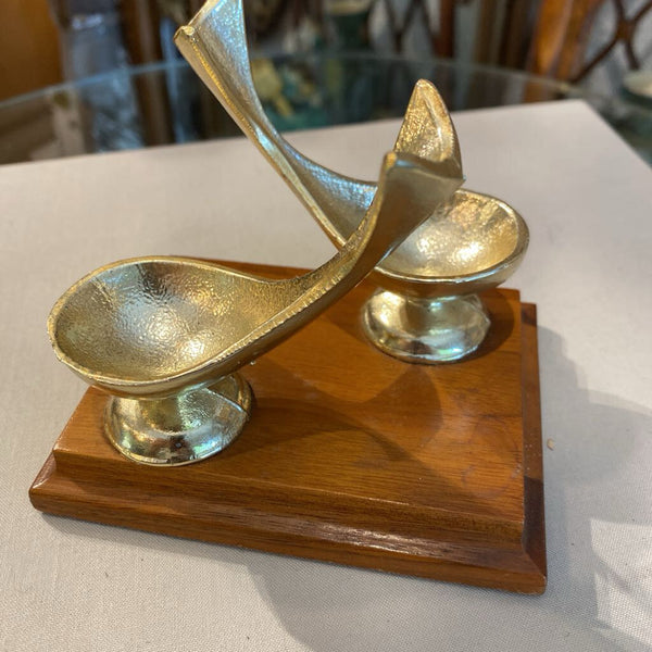 Vintage Gentleman's Double Pipe Holder 4"h x 5"w