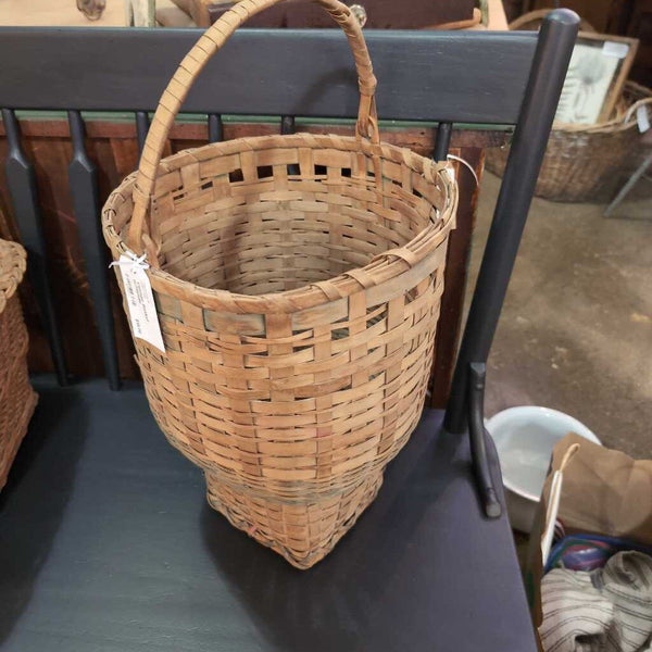 Vintage Basket w/Handle