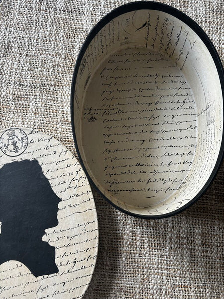 Silhouette Oval Box