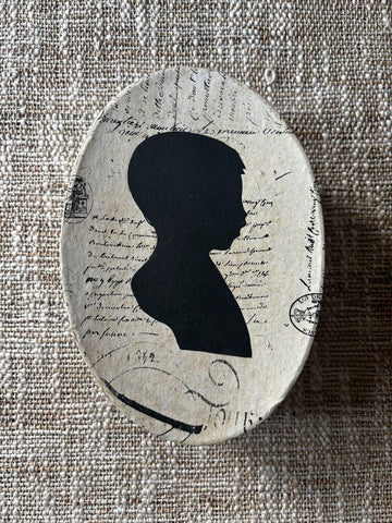 Oval Silhouette Box