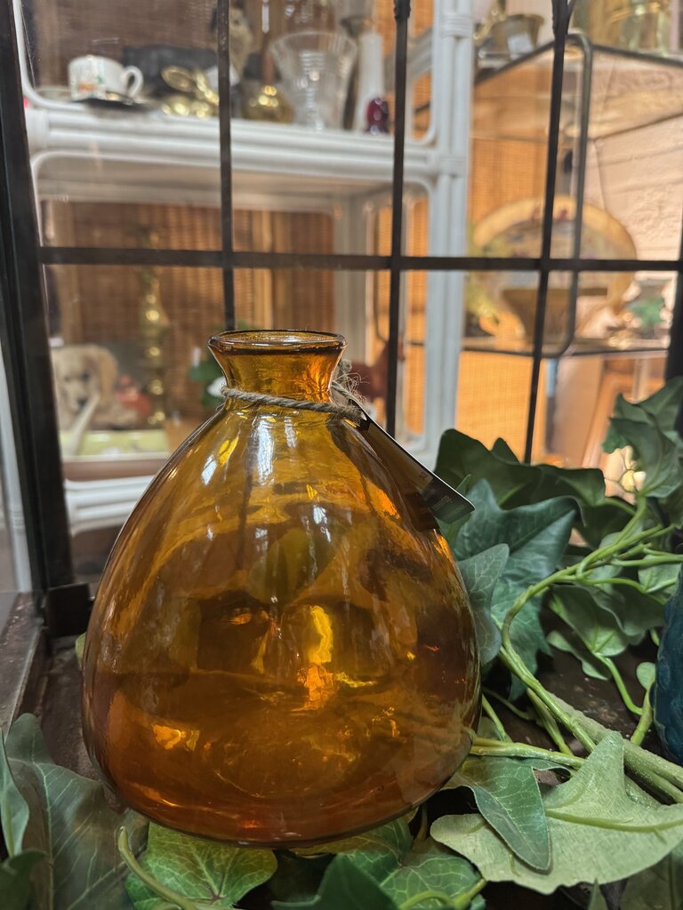 Amber Vase W1880