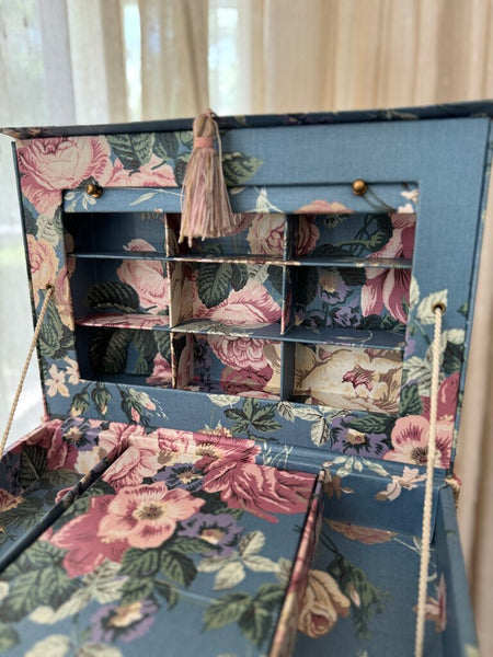 Vintage blue floral cloth wrapped jewelry box -like new