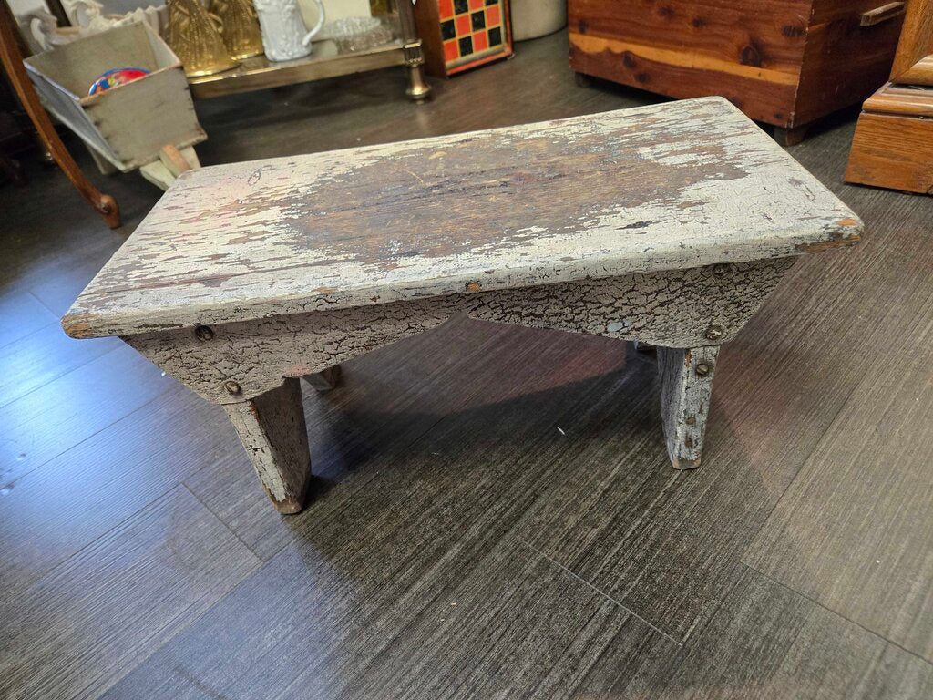 8 x 9 x 17 primitive stool