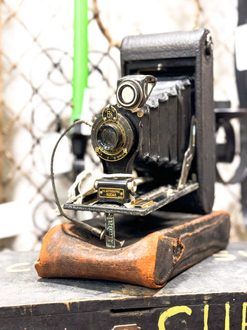 Vintage Kodak auto graphic camera with leather case