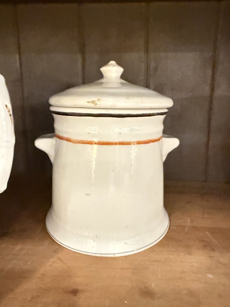 Restaurant Ware sugar bowl with lid