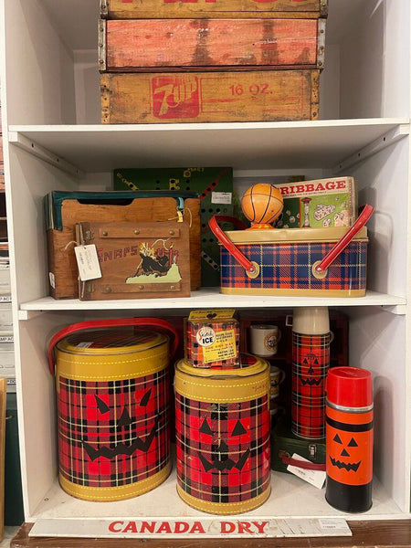 Jens Fresh Vintage ~ Vintage Large 4 Gallon Skotch Plaid Cooler - jack-o'-lantern face
