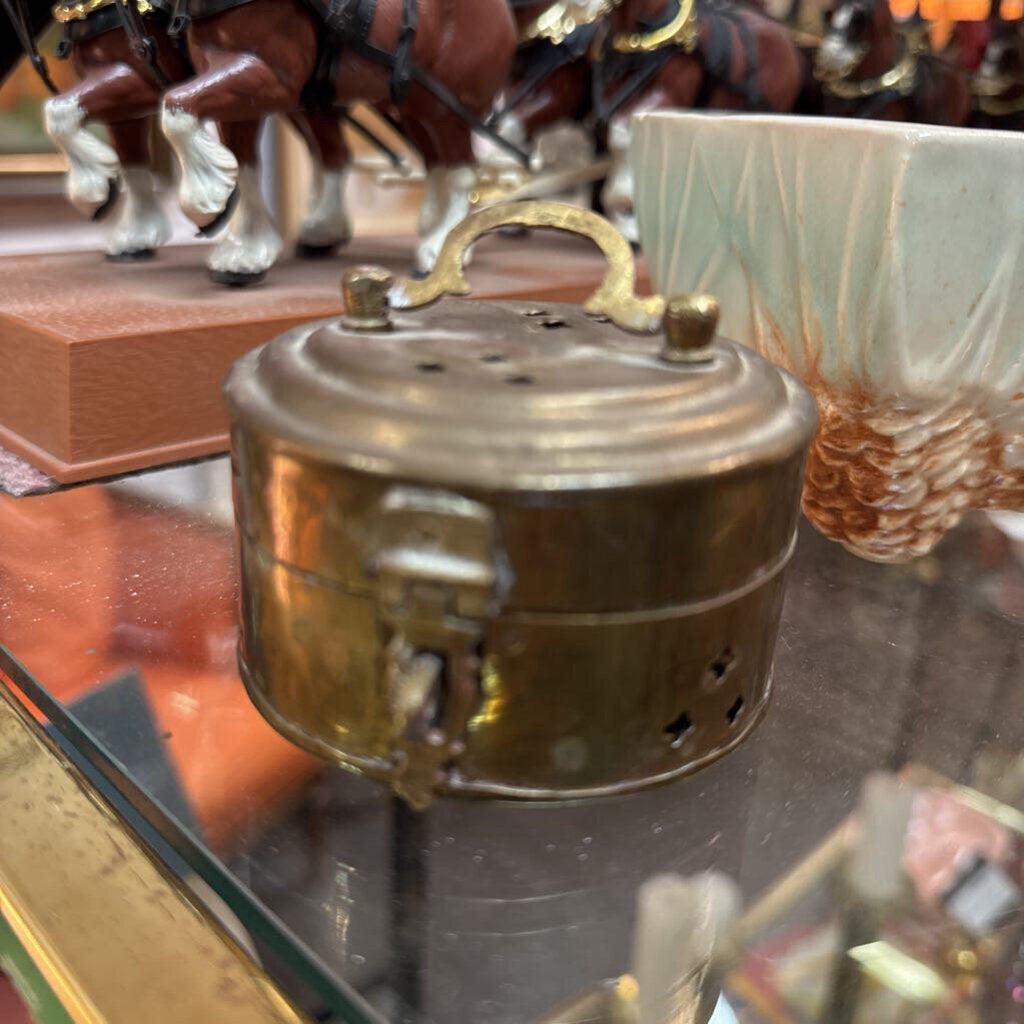Small Brass Cricket Box W1908