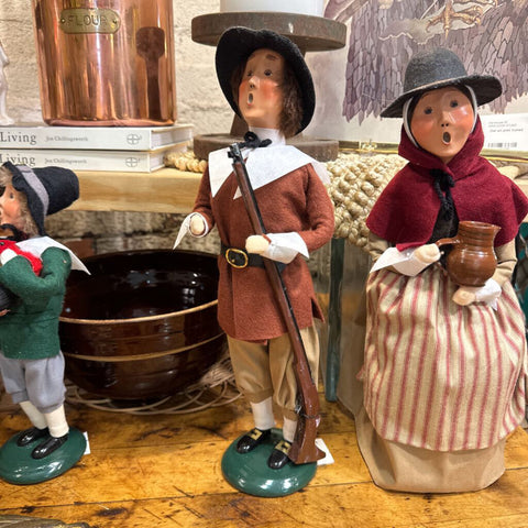 Byers' choice Caroler pilgrim man