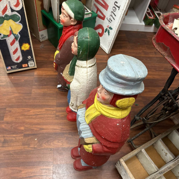 Poloron trio carolers