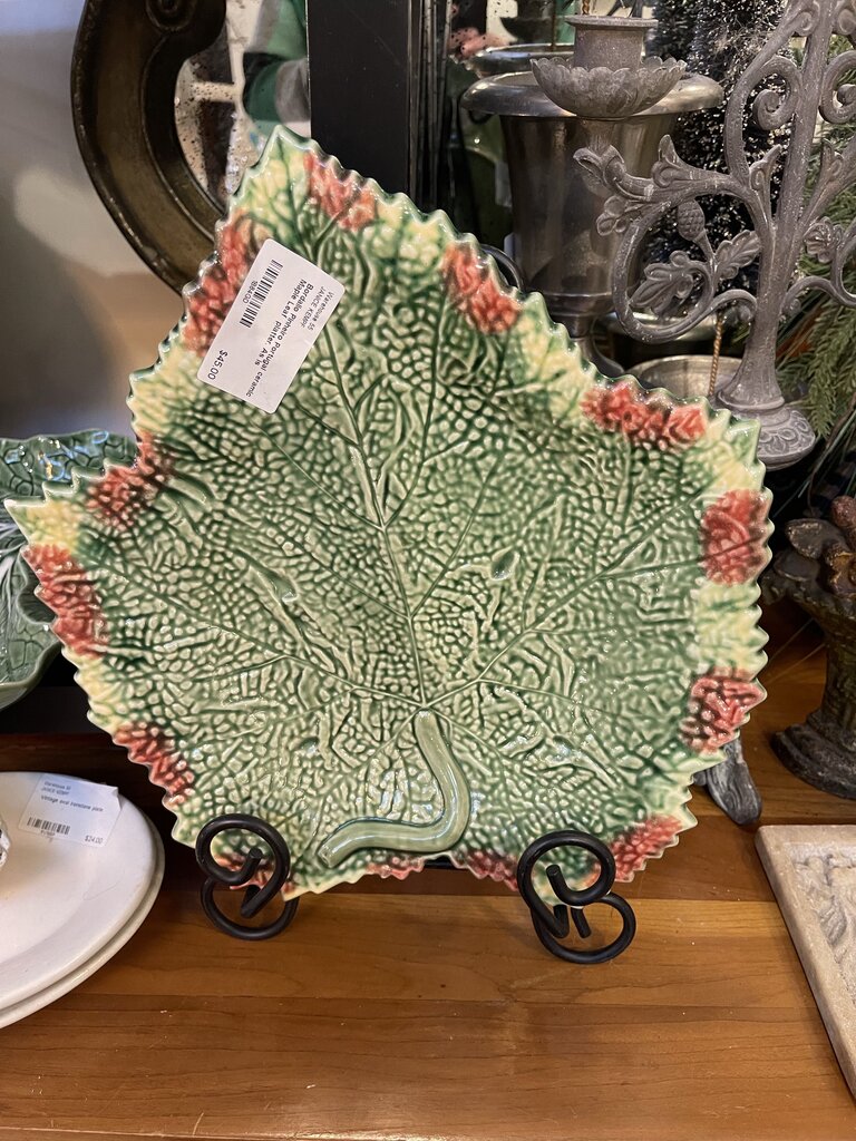 Bordallo Pinheiro Portugal ceramic Maple Leaf platter. As is