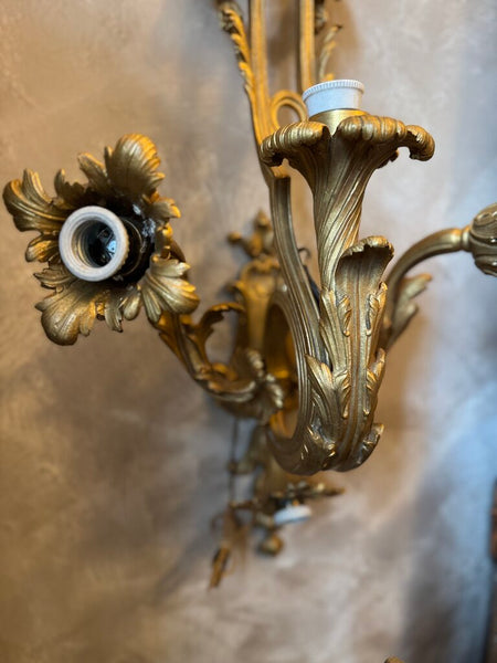 0310 Antique Rococo style wall sconce with crown & scrolling acanthus leaf detail