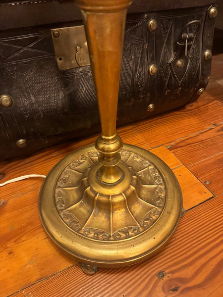 0674 Antique brass floor lamp (price firm)