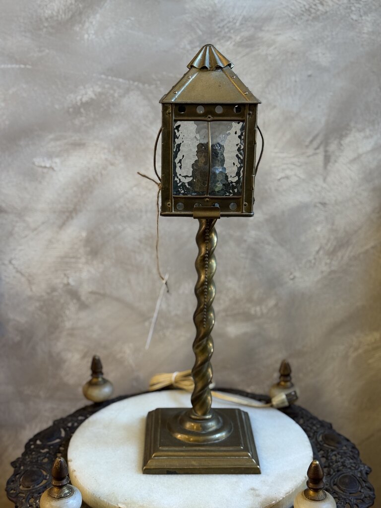 0638 Street Light Brass Table Lamp