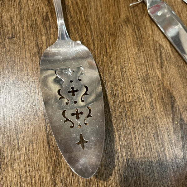 Cake/Pie Server silver plated Serenade Pattern by Wallace