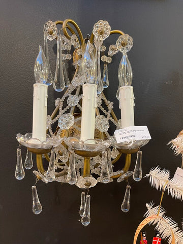 Vintage sconce with macaroni beads & drops as is