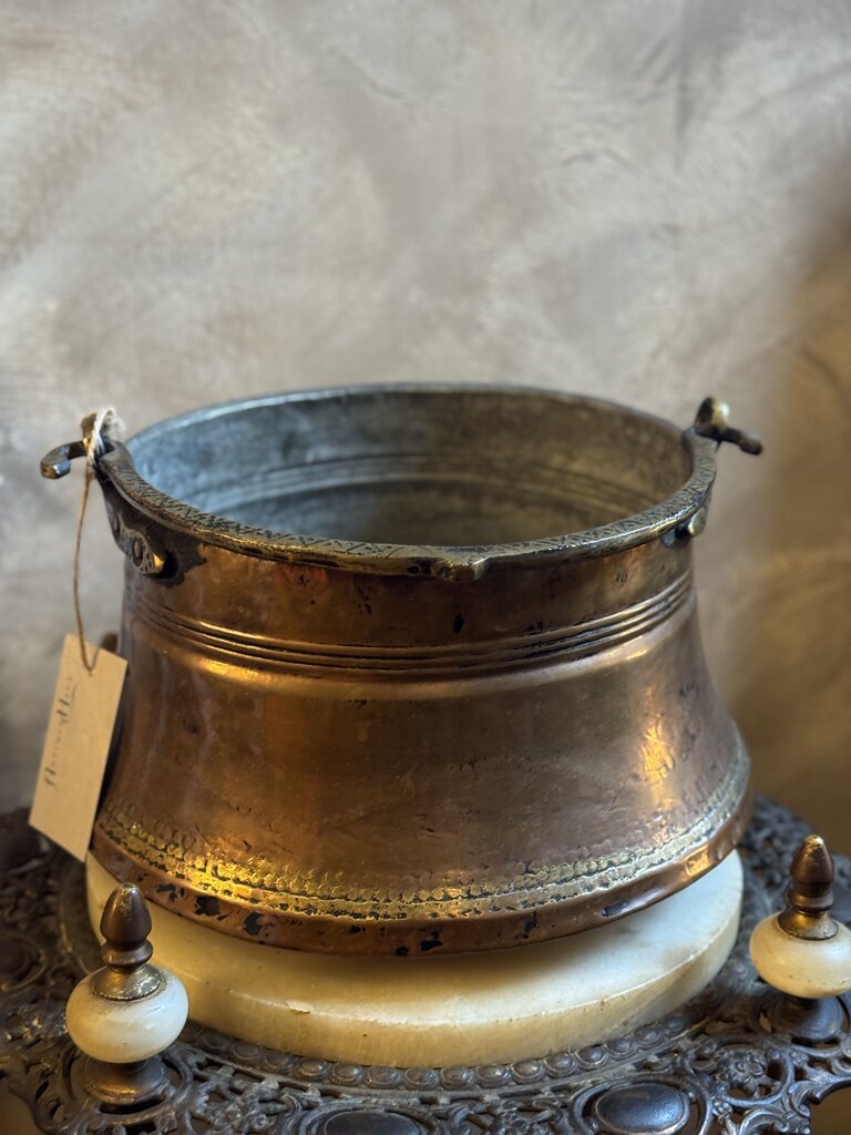 0257 antique copper pot w/handle