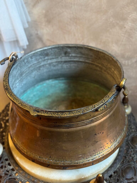 0257 antique copper pot w/handle