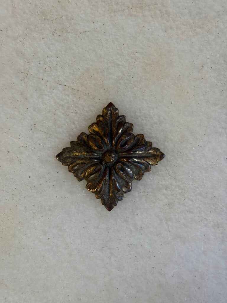 0699 Square Escutcheon set of 8