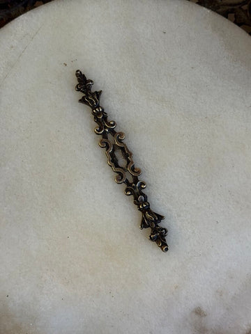 0709 Swirly Vertical French Escutcheon